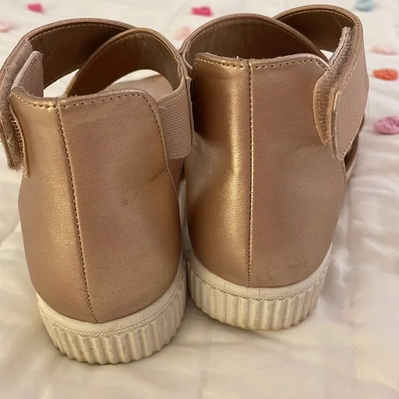Girls rose gold velcro sandals. - Picture 4 of 4